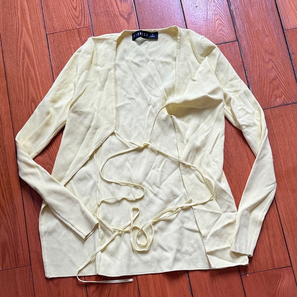 Lioness yellow wrap top size s